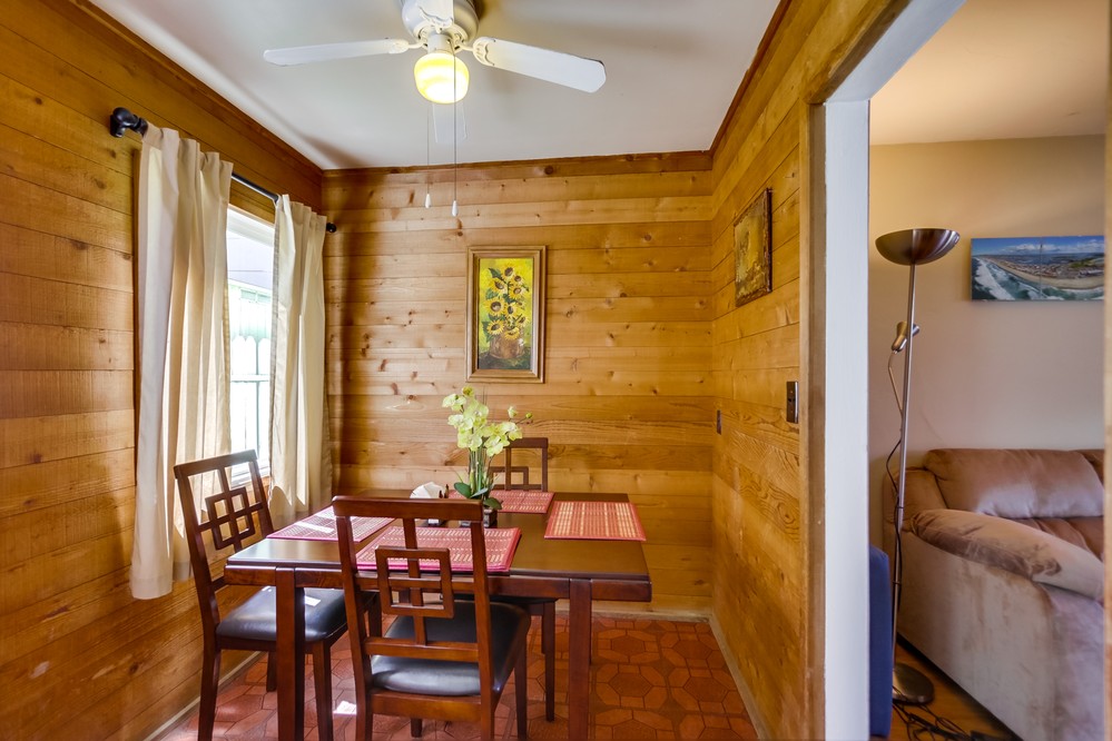 Virtual tour photo 9 of 24 for 747 Island Court