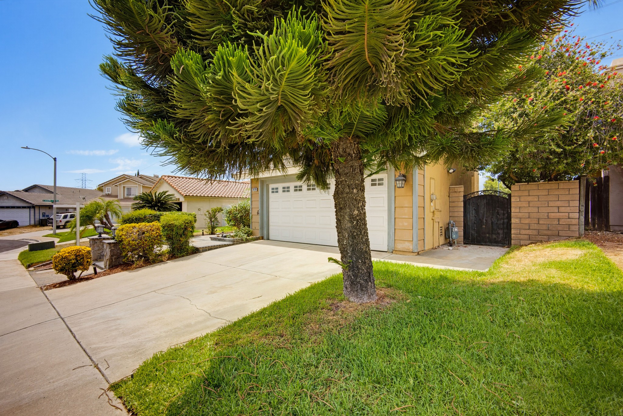 Virtual tour photo 4 of 48 for 7470 Harvard Ct