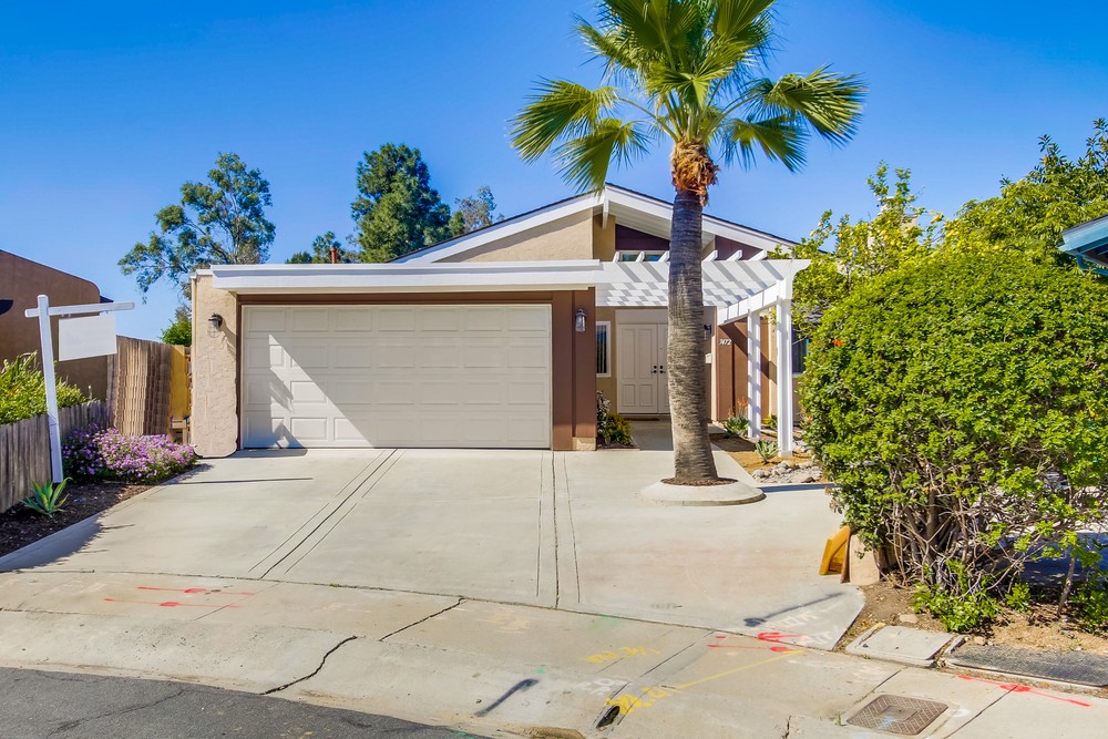 Virtual tour photo 1 of 65 for 7472 Gorge View Terrace