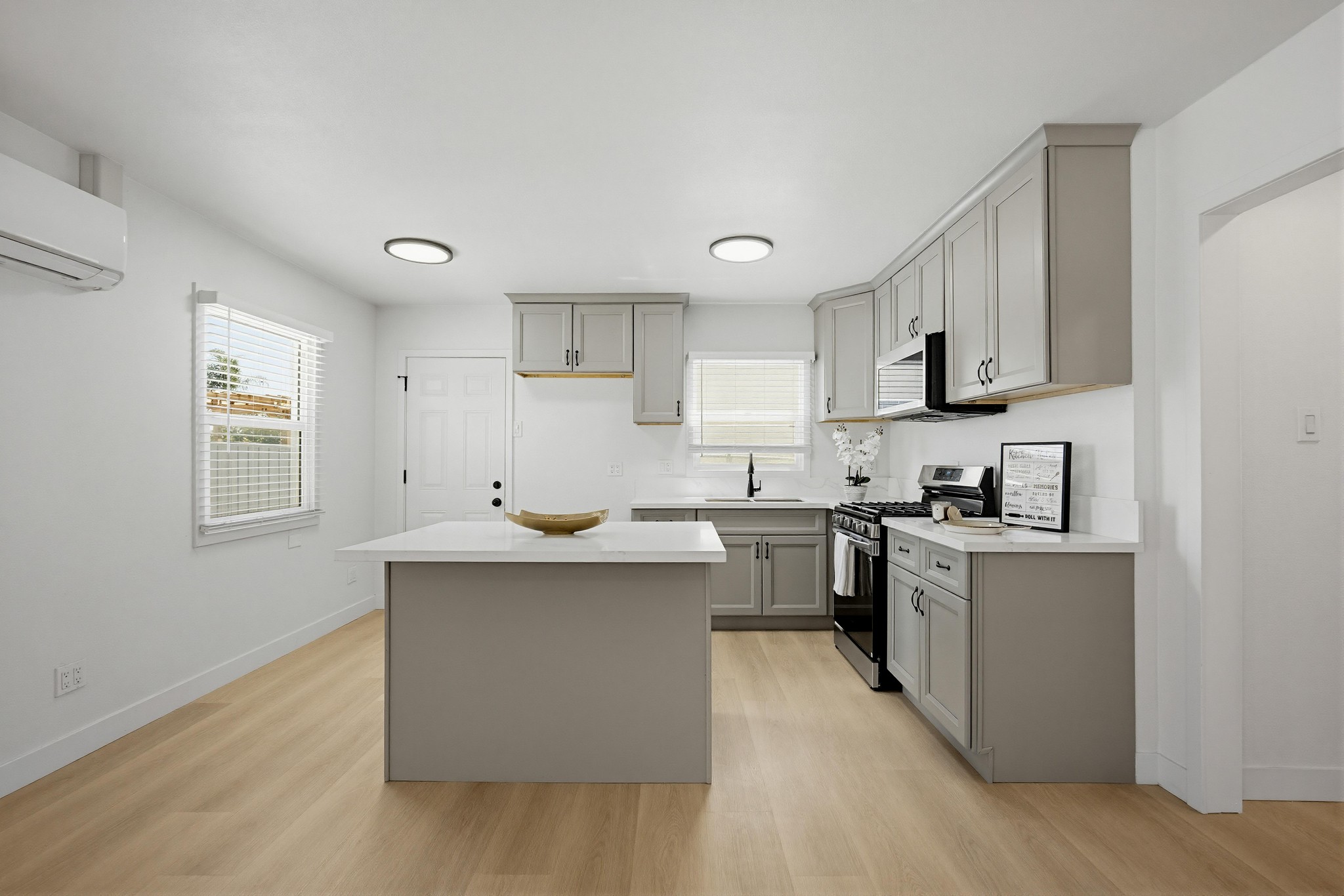 Virtual tour photo 14 of 39 for 7474 Elmwood Rd