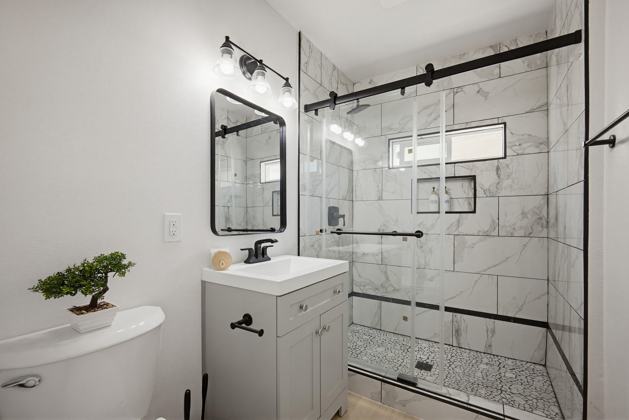 Virtual tour photo 19 of 39 for 7474 Elmwood Rd