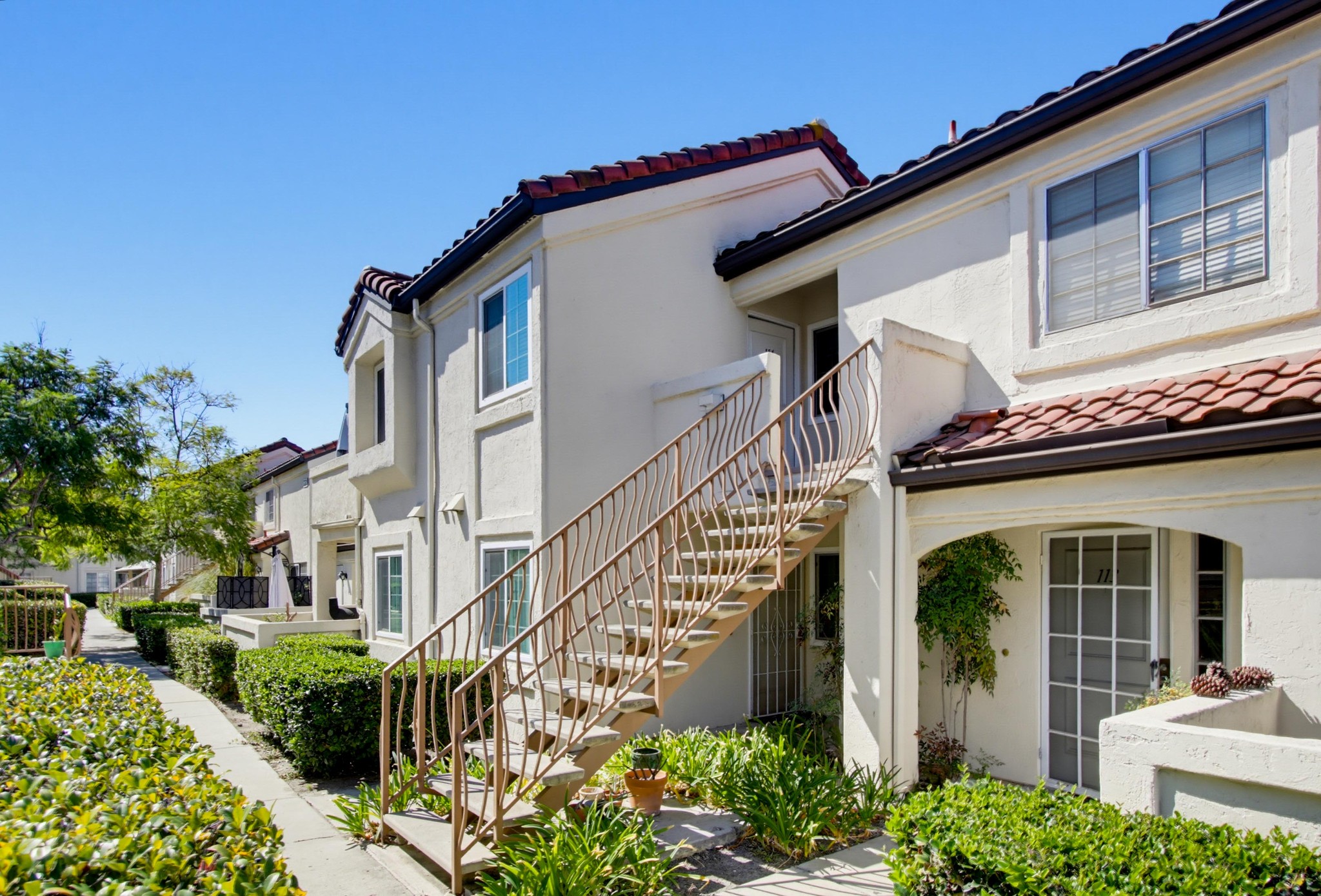 Virtual tour photo 3 of 33 for 748 Eastshore Terrace