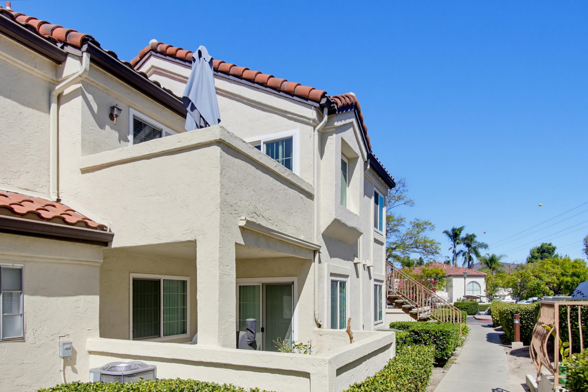 Virtual tour photo 4 of 33 for 748 Eastshore Terrace