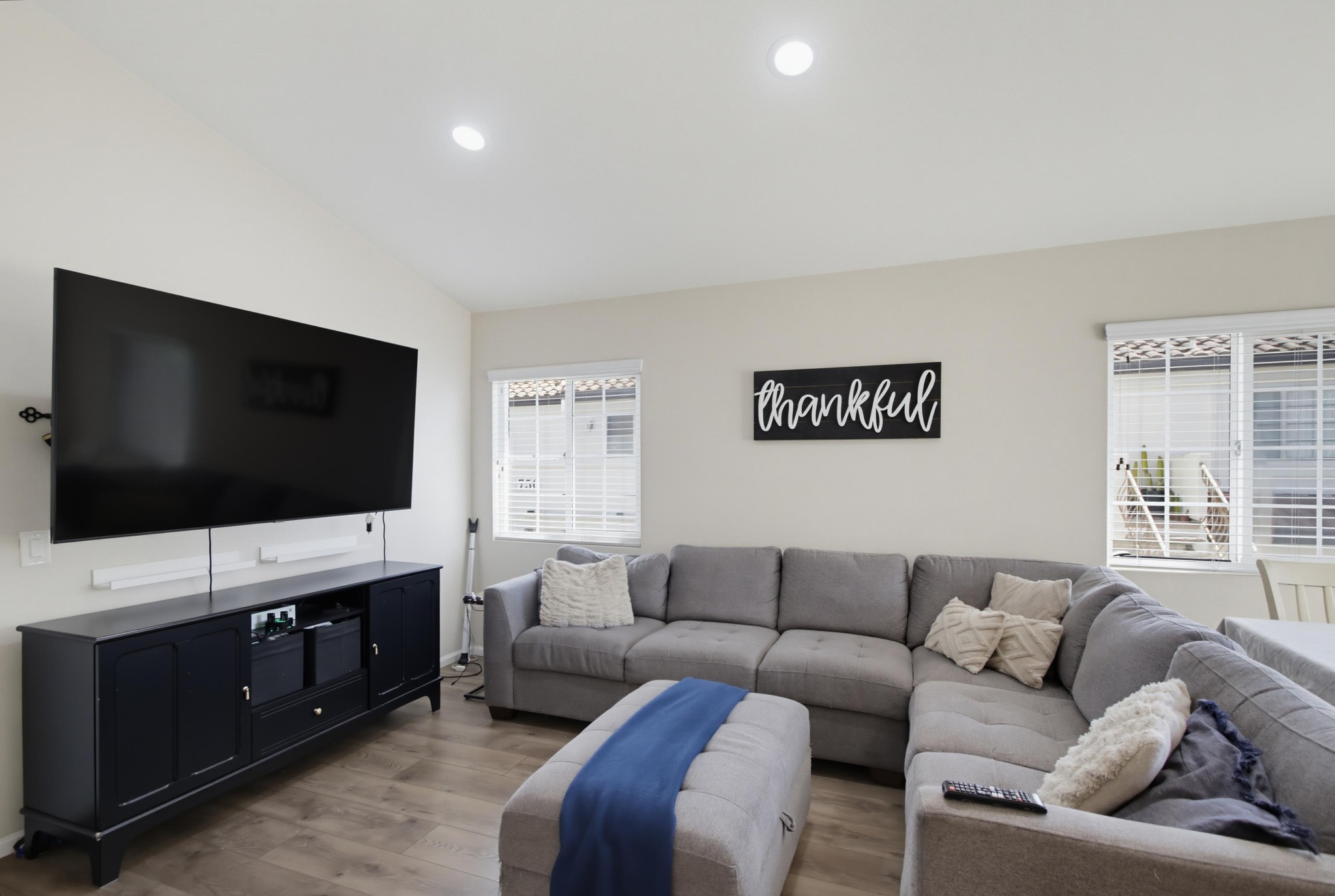 Virtual tour photo 8 of 33 for 748 Eastshore Terrace