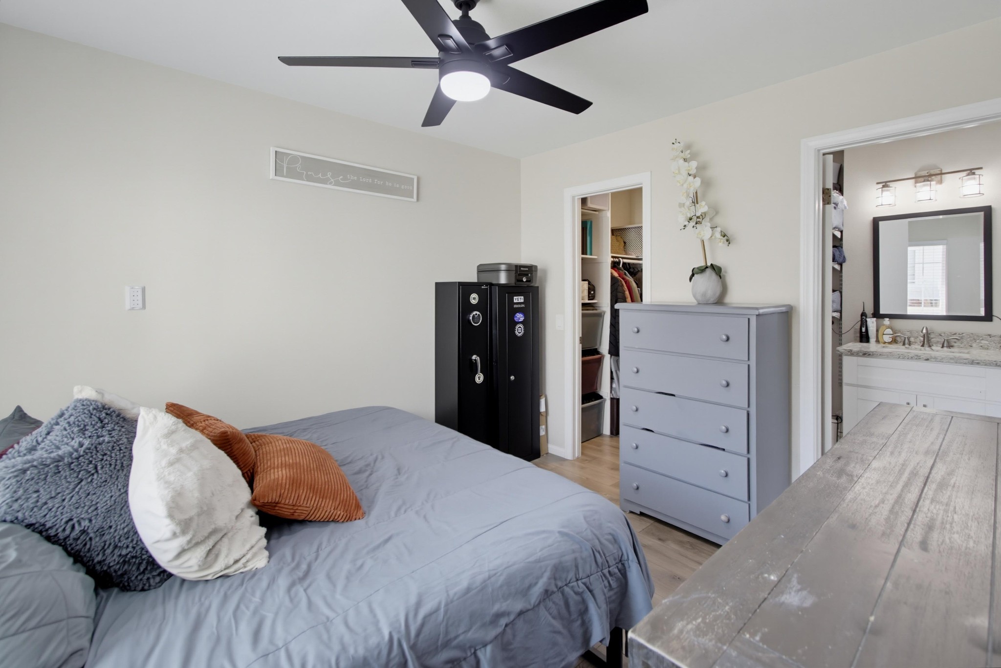 Virtual tour photo 16 of 33 for 748 Eastshore Terrace