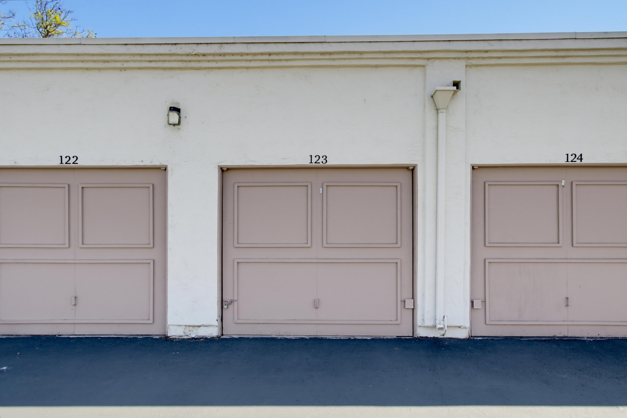 Virtual tour photo 29 of 33 for 748 Eastshore Terrace
