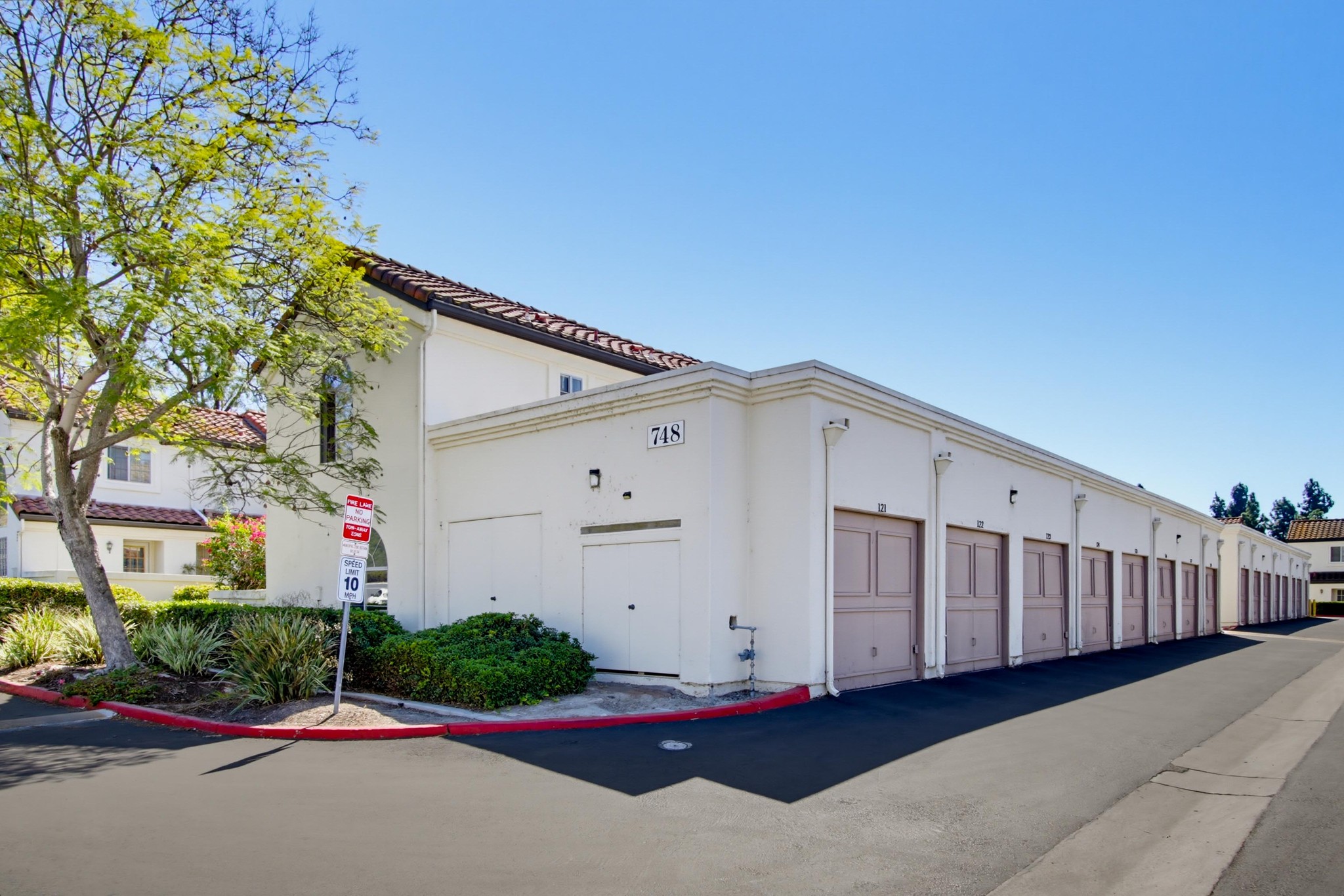 Virtual tour photo 30 of 33 for 748 Eastshore Terrace