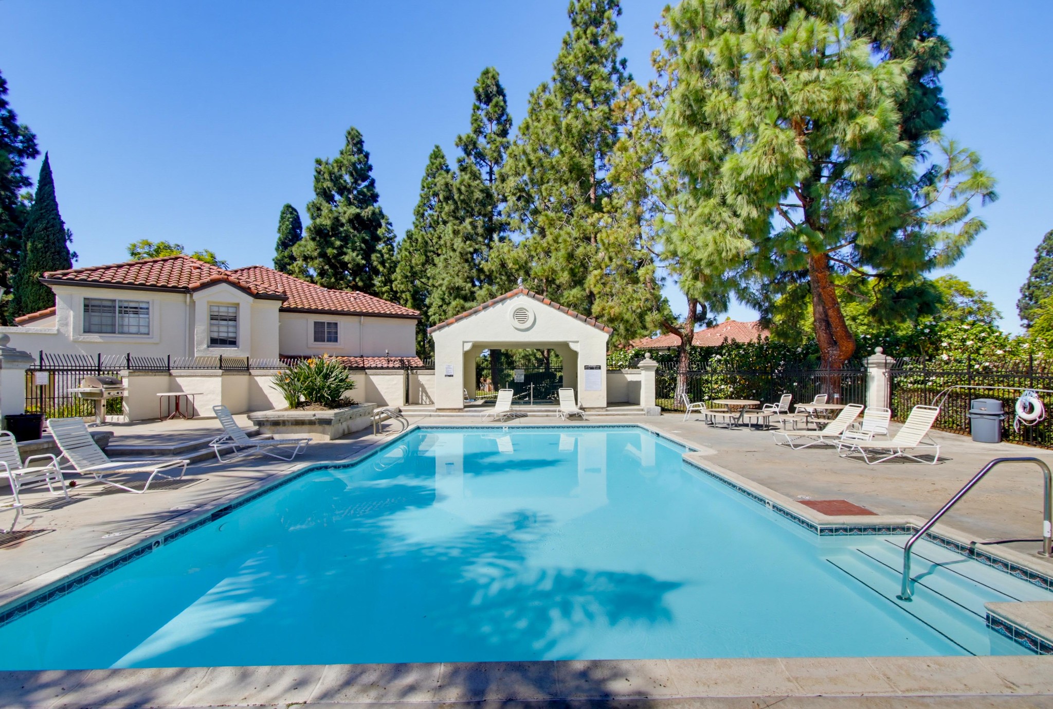 Virtual tour photo 31 of 33 for 748 Eastshore Terrace