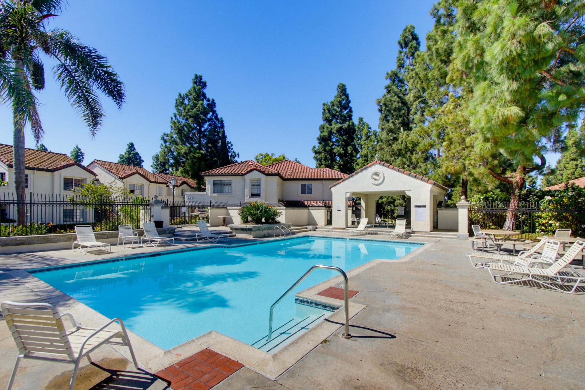 Virtual tour photo 32 of 33 for 748 Eastshore Terrace