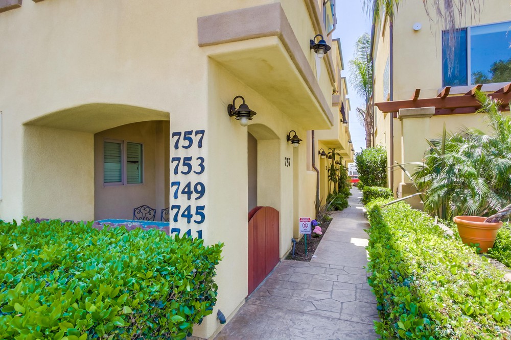 Virtual tour photo 5 of 34 for 749 Diamond St