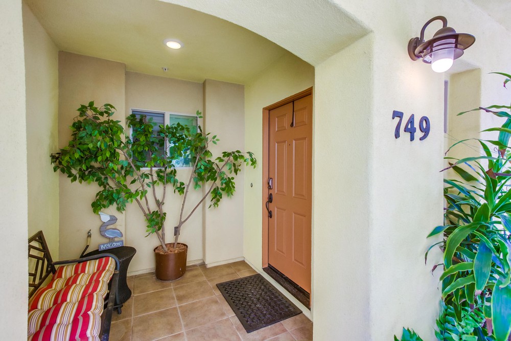 Virtual tour photo 6 of 34 for 749 Diamond St