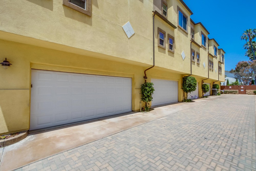 Virtual tour photo 32 of 34 for 749 Diamond St