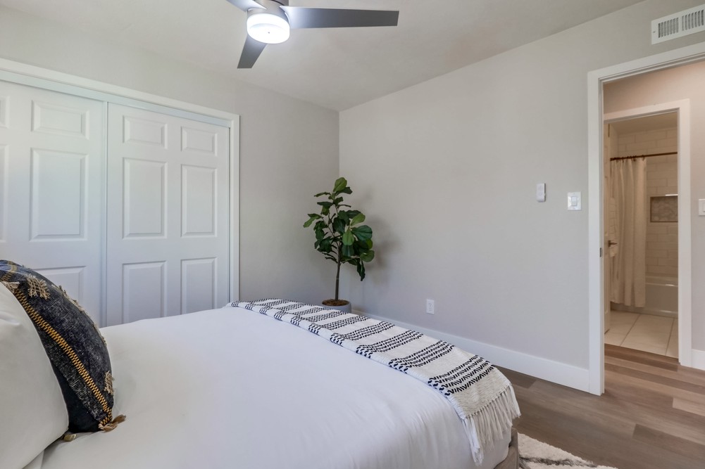 Virtual tour photo 26 of 48 for 7492 Salerno St