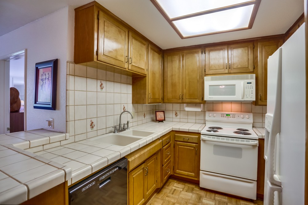 Virtual tour photo 11 of 47 for 750 State St #226