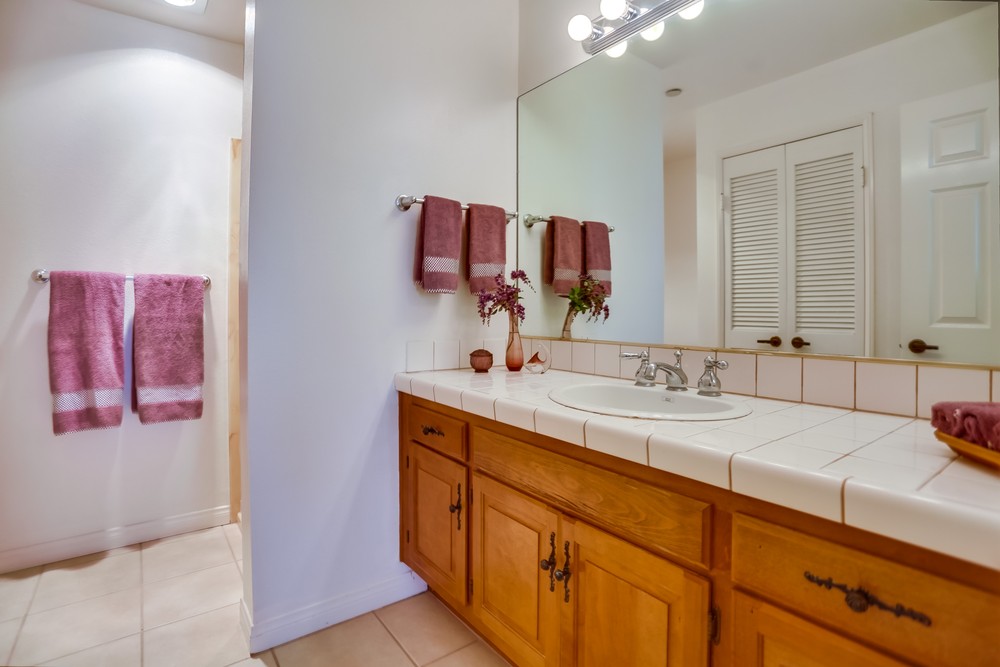 Virtual tour photo 27 of 47 for 750 State St #226