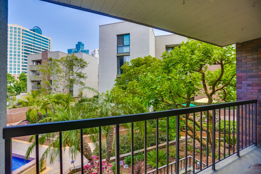Virtual tour photo 34 of 47 for 750 State St #226