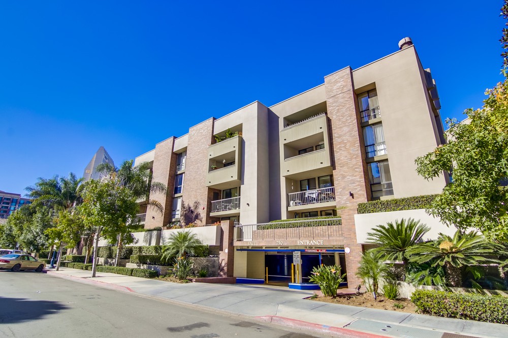 Virtual tour photo 1 of 41 for 750 State St Unit 318 