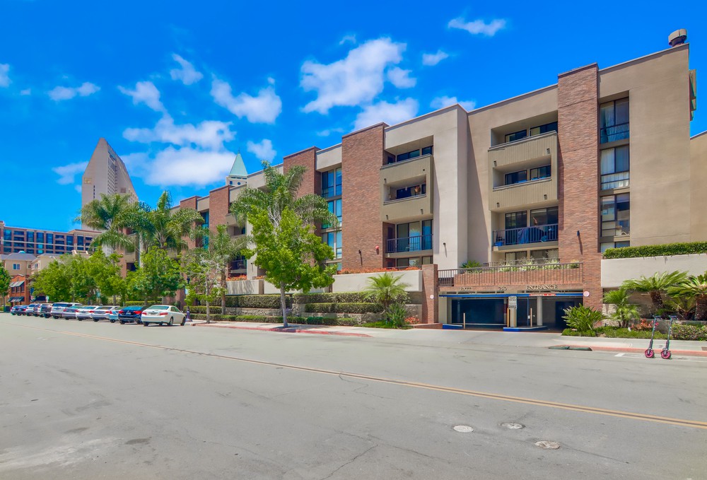 Virtual tour photo 3 of 42 for 750 State St