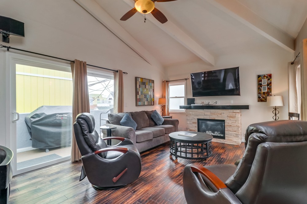 Virtual tour photo 11 of 55 for 750 York Ct