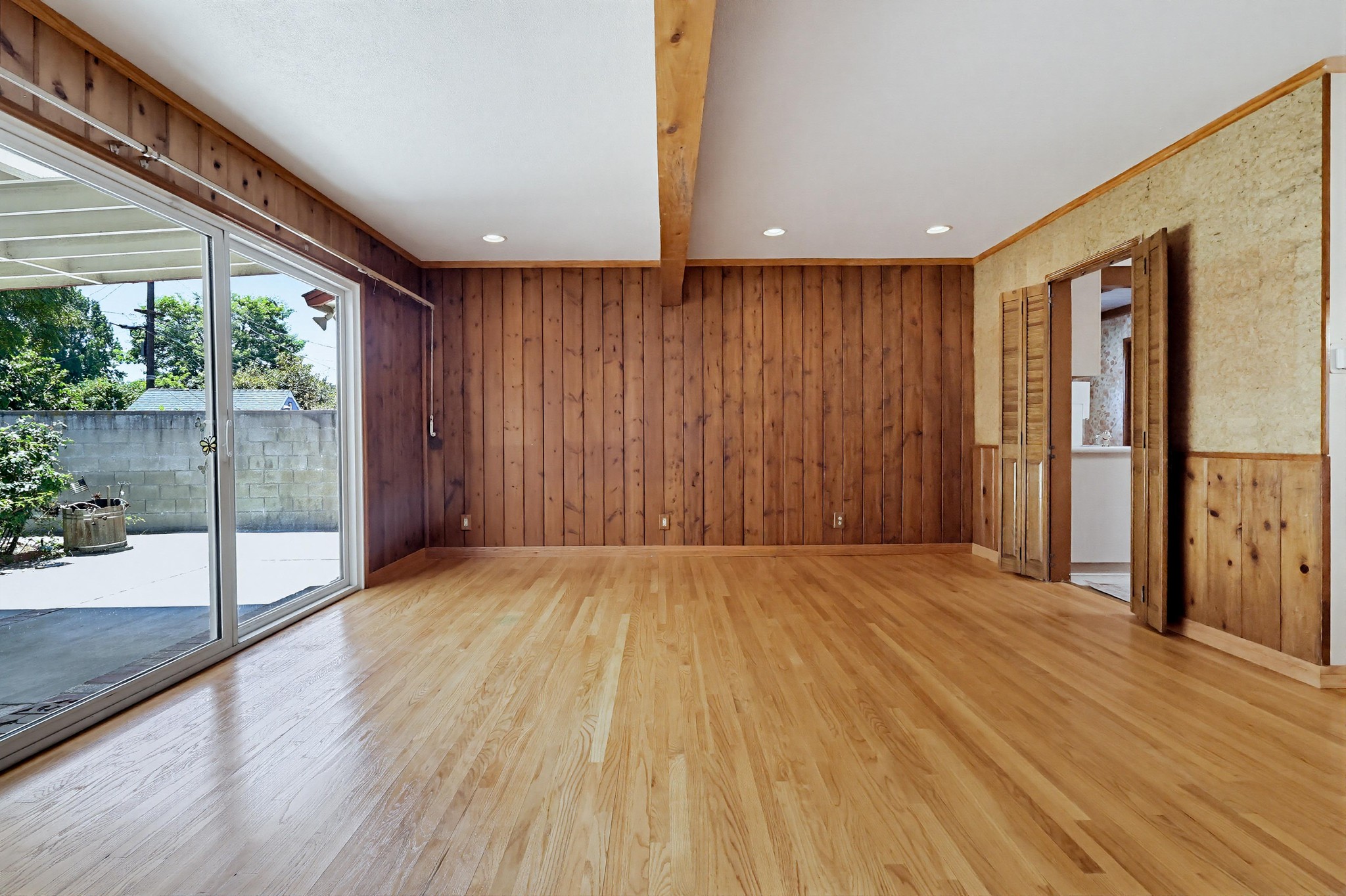 Virtual tour photo 100 of 114 for 7508 Paso Robles Ave