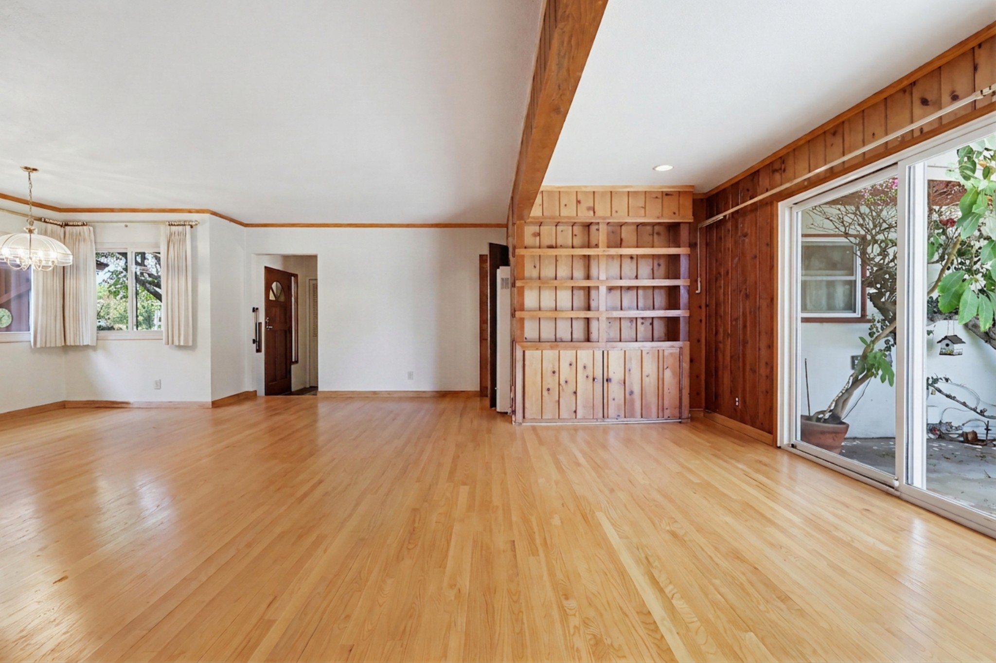Virtual tour photo 16 of 83 for 7508 Paso Robles Ave