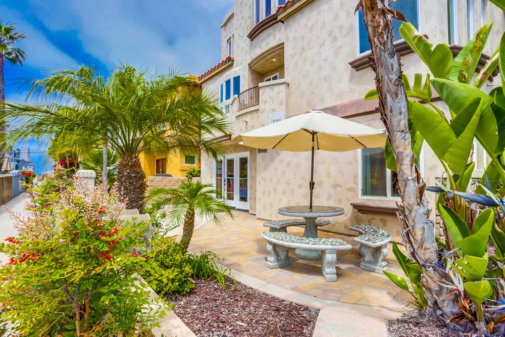 Virtual tour photo 4 of 40 for 754 Devon Ct