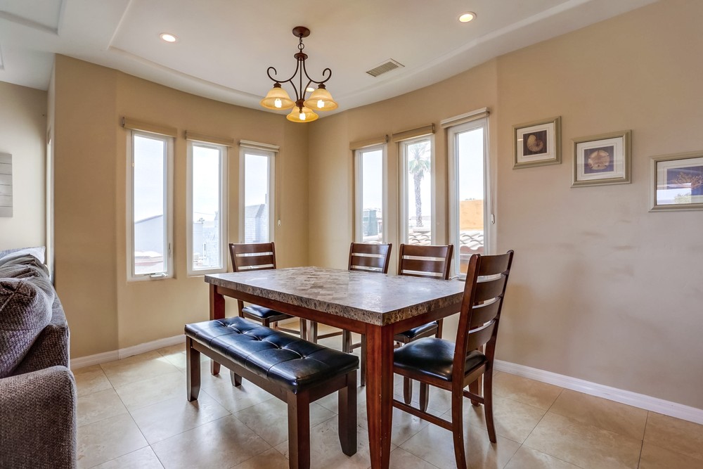 Virtual tour photo 10 of 40 for 754 Devon Ct