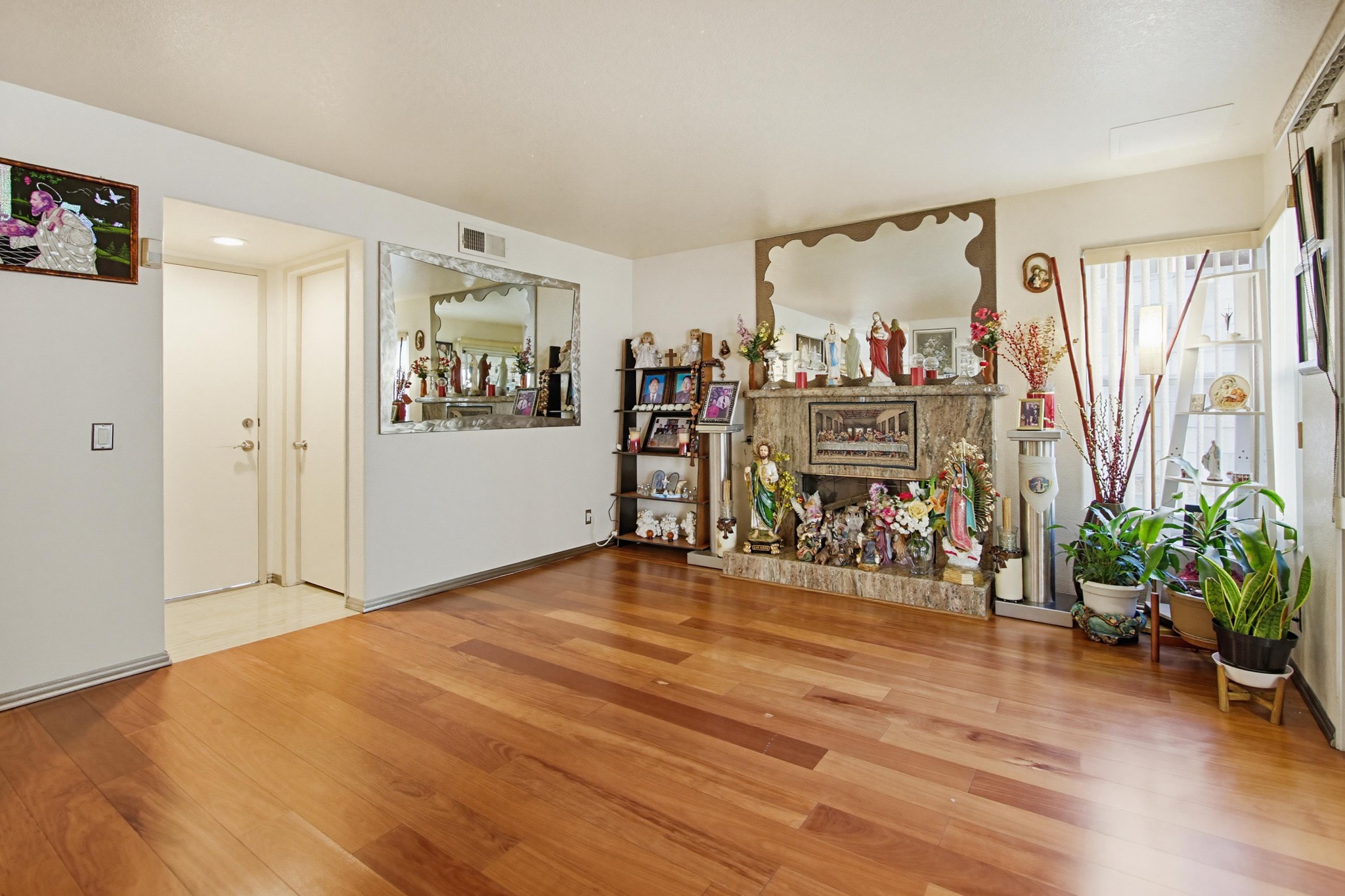 Virtual tour photo 17 of 59 for 7544 Easthill Dr