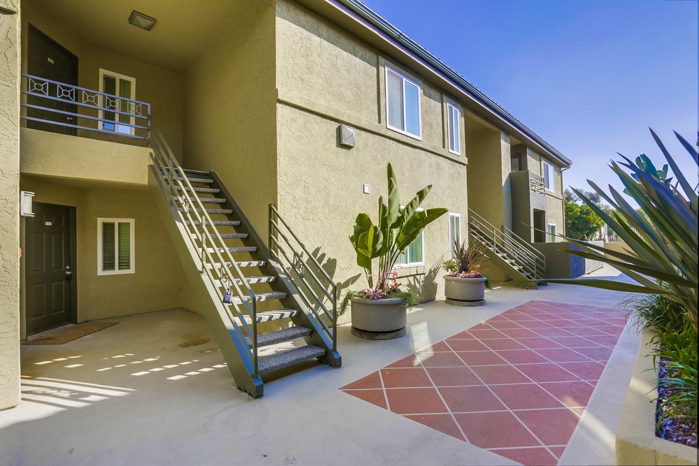 Virtual tour photo 3 of 37 for 7545 Charmant Dr UNIT 1205