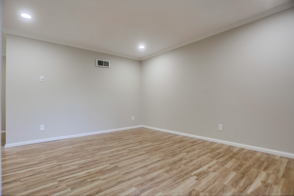 Virtual tour photo 10 of 37 for 7545 Charmant Dr UNIT 1205