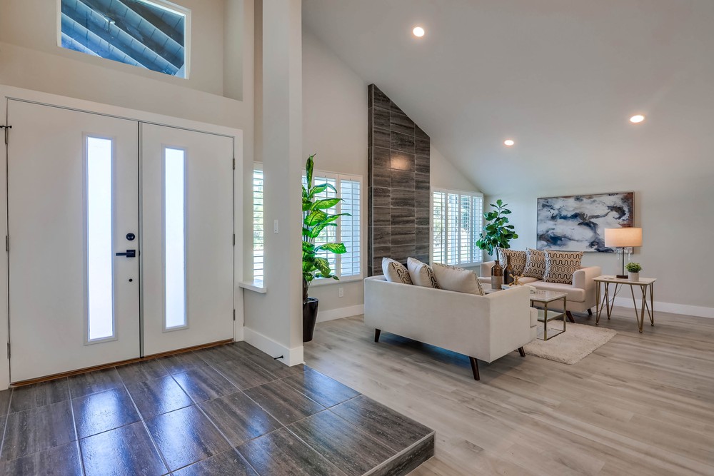 Virtual tour photo 9 of 63 for 7555 Lake Ree Ave