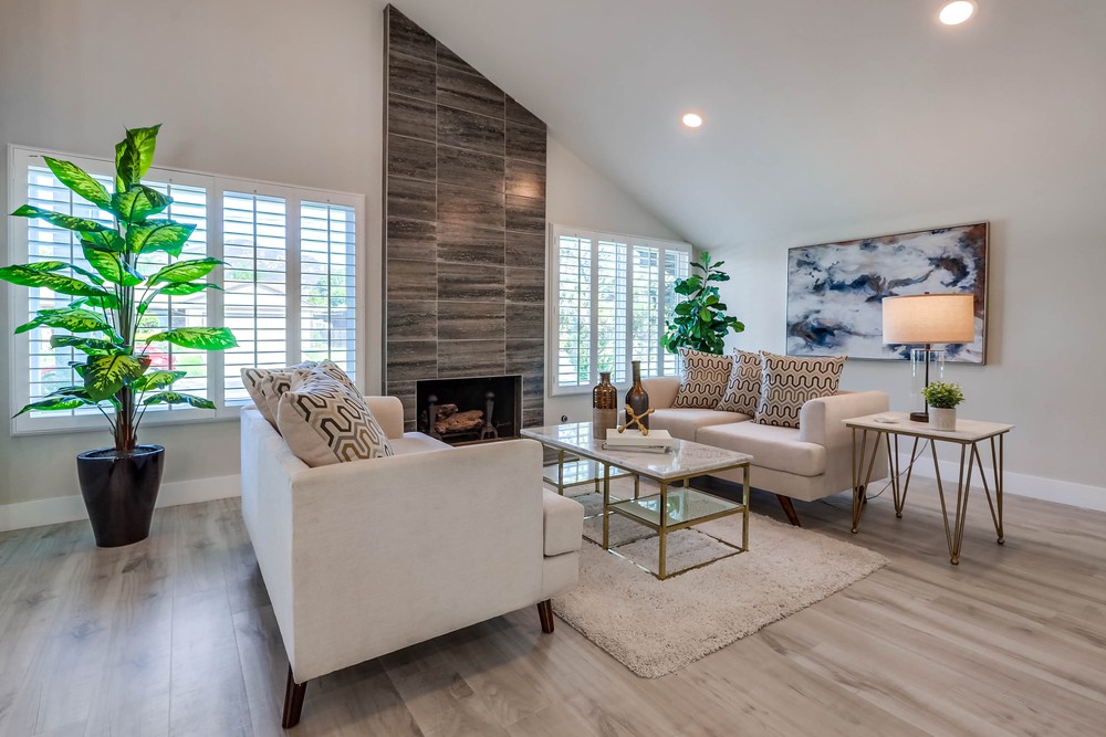 Virtual tour photo 10 of 63 for 7555 Lake Ree Ave