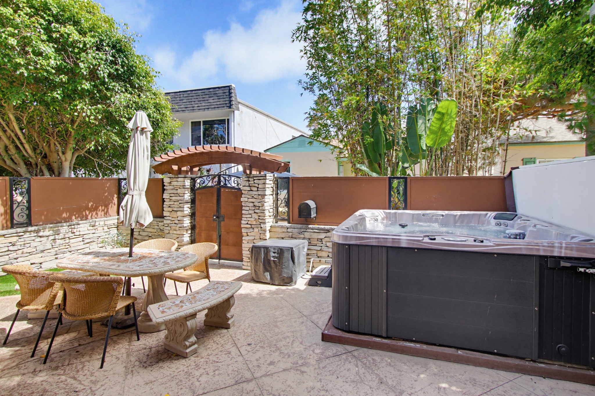 Virtual tour photo 7 of 106 for 756 Jamaica Ct