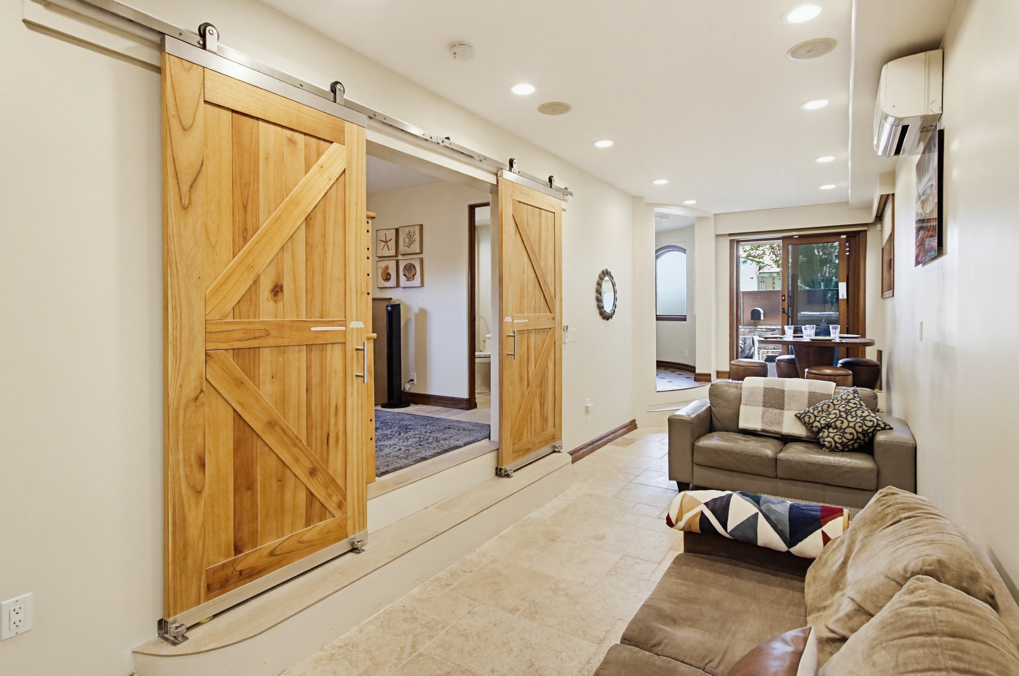 Virtual tour photo 15 of 106 for 756 Jamaica Ct