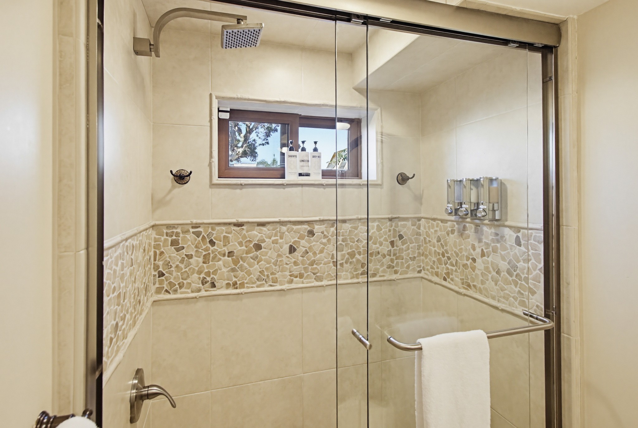 Virtual tour photo 21 of 106 for 756 Jamaica Ct