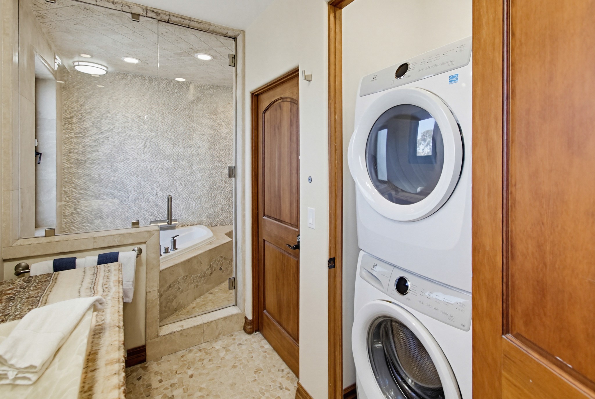Virtual tour photo 82 of 106 for 756 Jamaica Ct