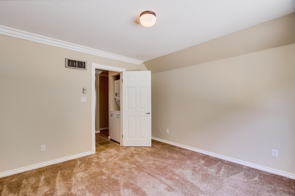 Virtual tour photo 18 of 35 for 7565 Charmant Drive #309