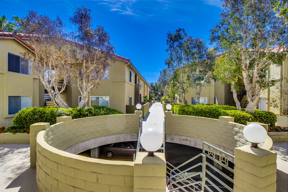 Virtual tour photo 30 of 35 for 7565 Charmant Drive #309