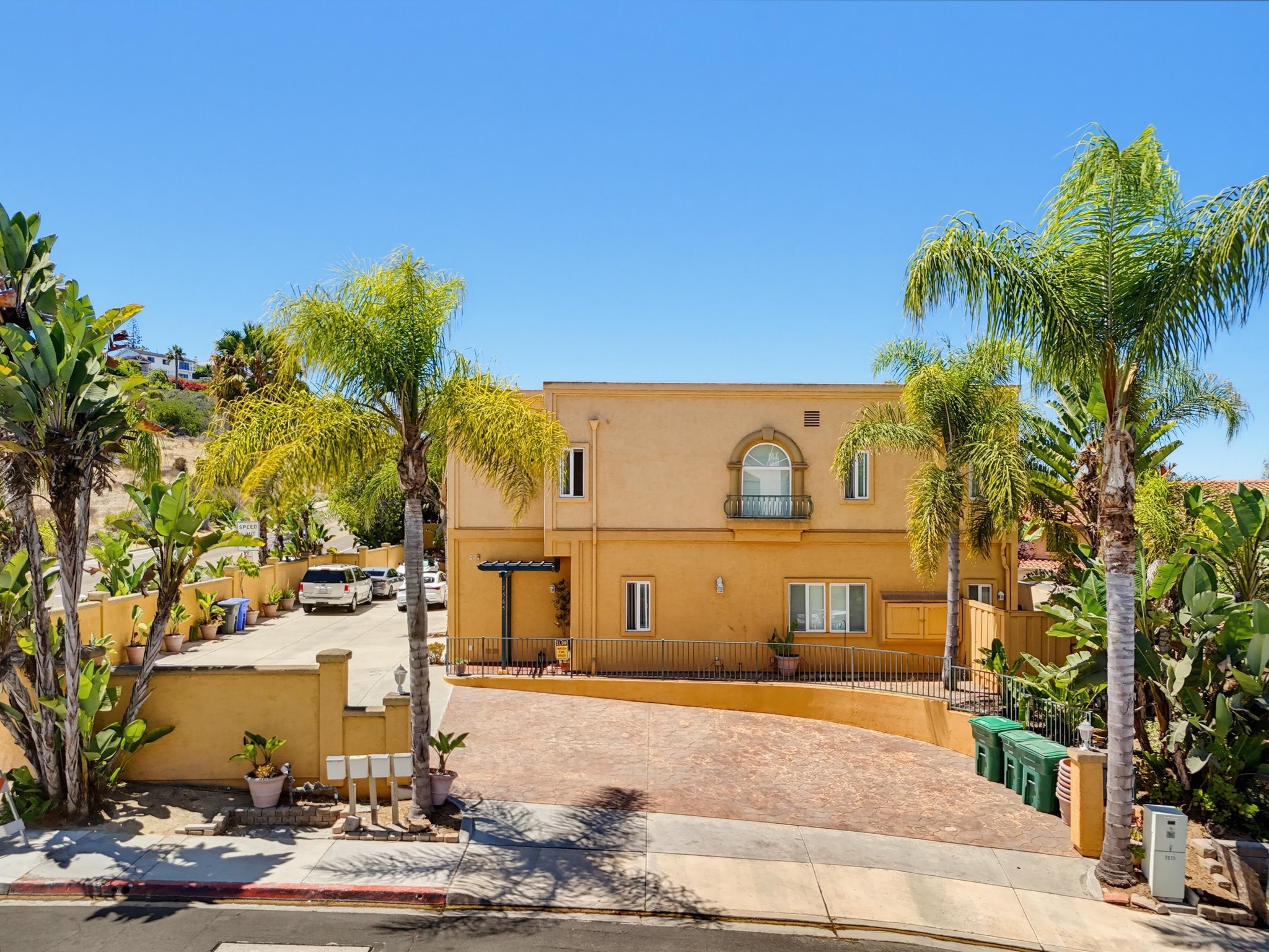 Virtual tour photo 7 of 85 for 7565 Romeria St