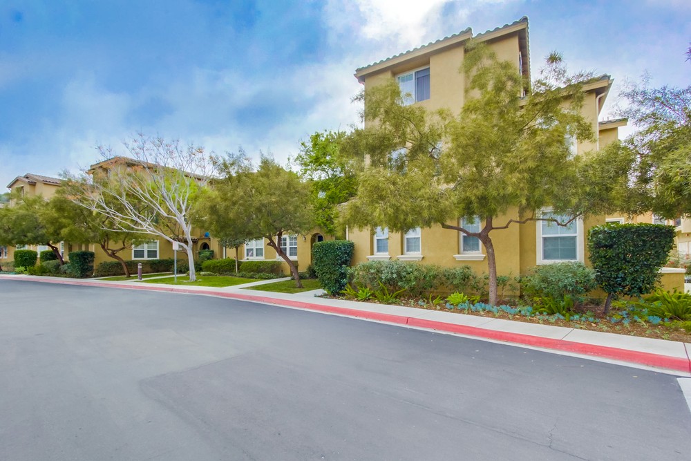 Virtual tour photo 1 of 33 for 758 Castaway Cove