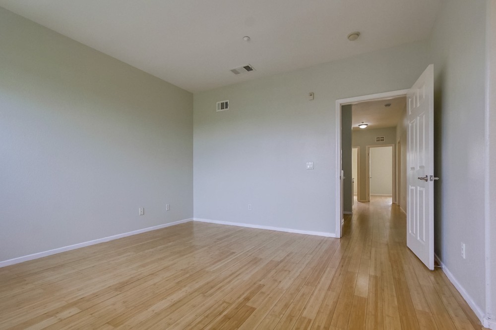 Virtual tour photo 23 of 33 for 758 Castaway Cove