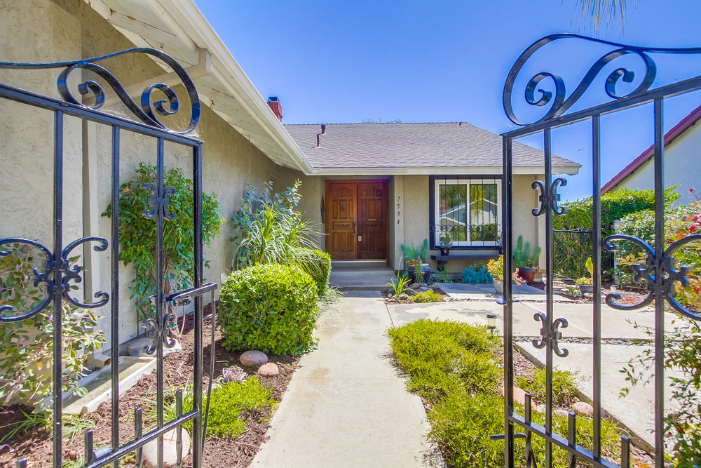 Virtual tour photo 8 of 58 for 7594 Volclay Dr