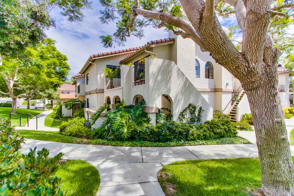 Virtual tour photo 3 of 29 for 7604 Palmilla Drive #33
