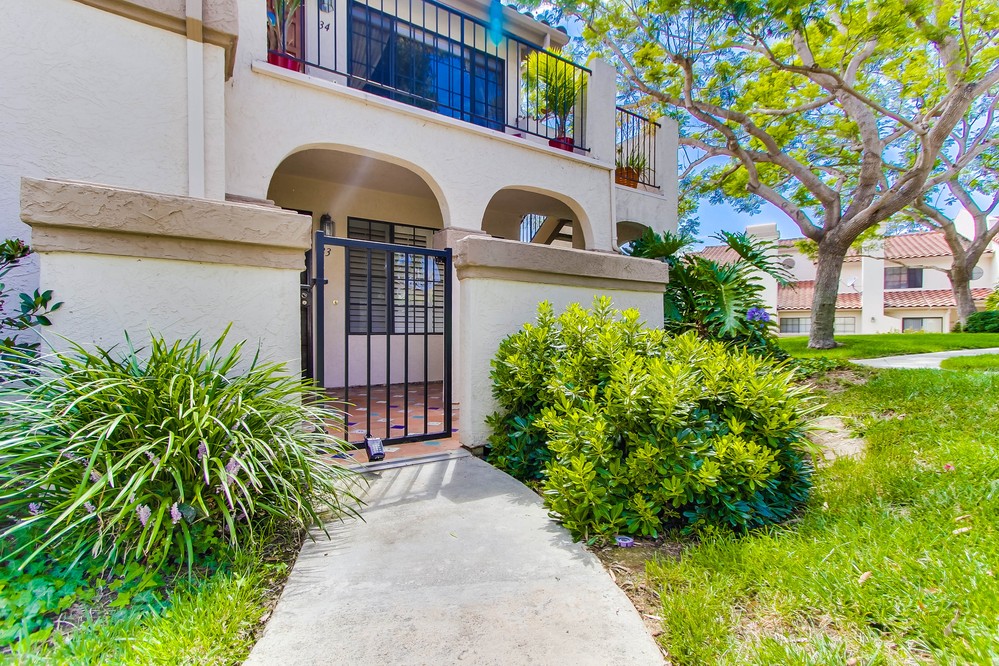 Virtual tour photo 4 of 29 for 7604 Palmilla Drive #33