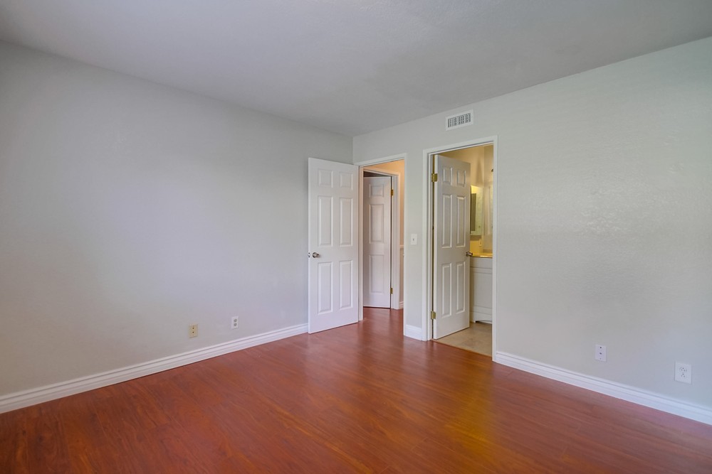 Virtual tour photo 23 of 49 for 7626 Flanders Dr