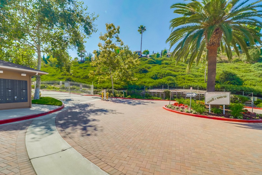 Virtual tour photo 3 of 36 for 7671 Mission Gorge Rd