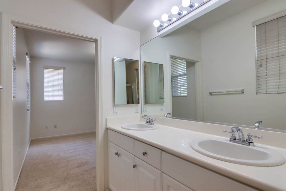Virtual tour photo 32 of 37 for 768 Castaway Cove