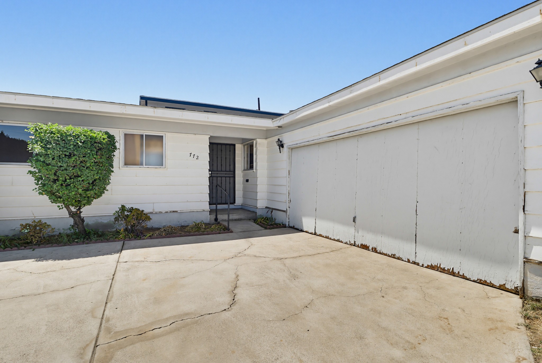 Virtual tour photo 4 of 48 for 772 Applewood Dr