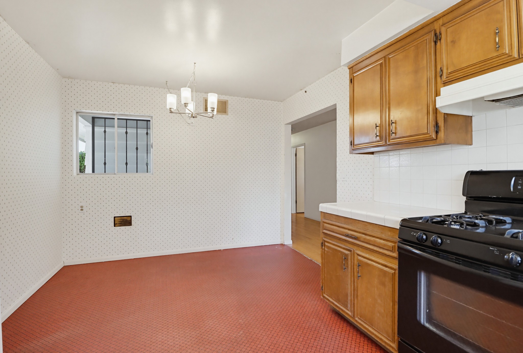 Virtual tour photo 13 of 48 for 772 Applewood Dr