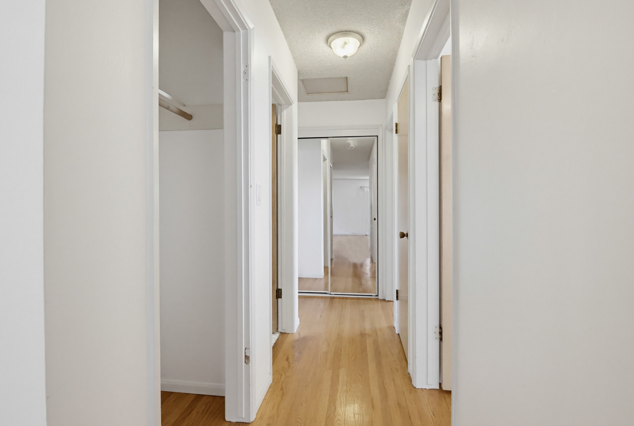 Virtual tour photo 14 of 48 for 772 Applewood Dr